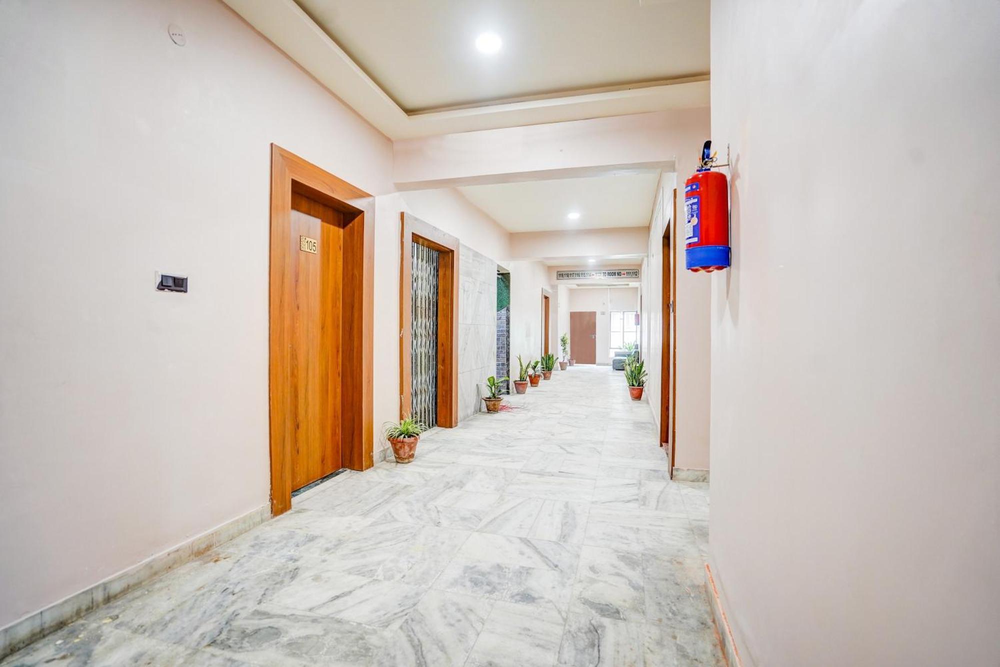 Super Collection O Ratan Lal Nagar Hotel กานปูร์ ภายนอก รูปภาพ